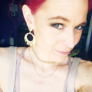 Meet your Posher, Roxanne